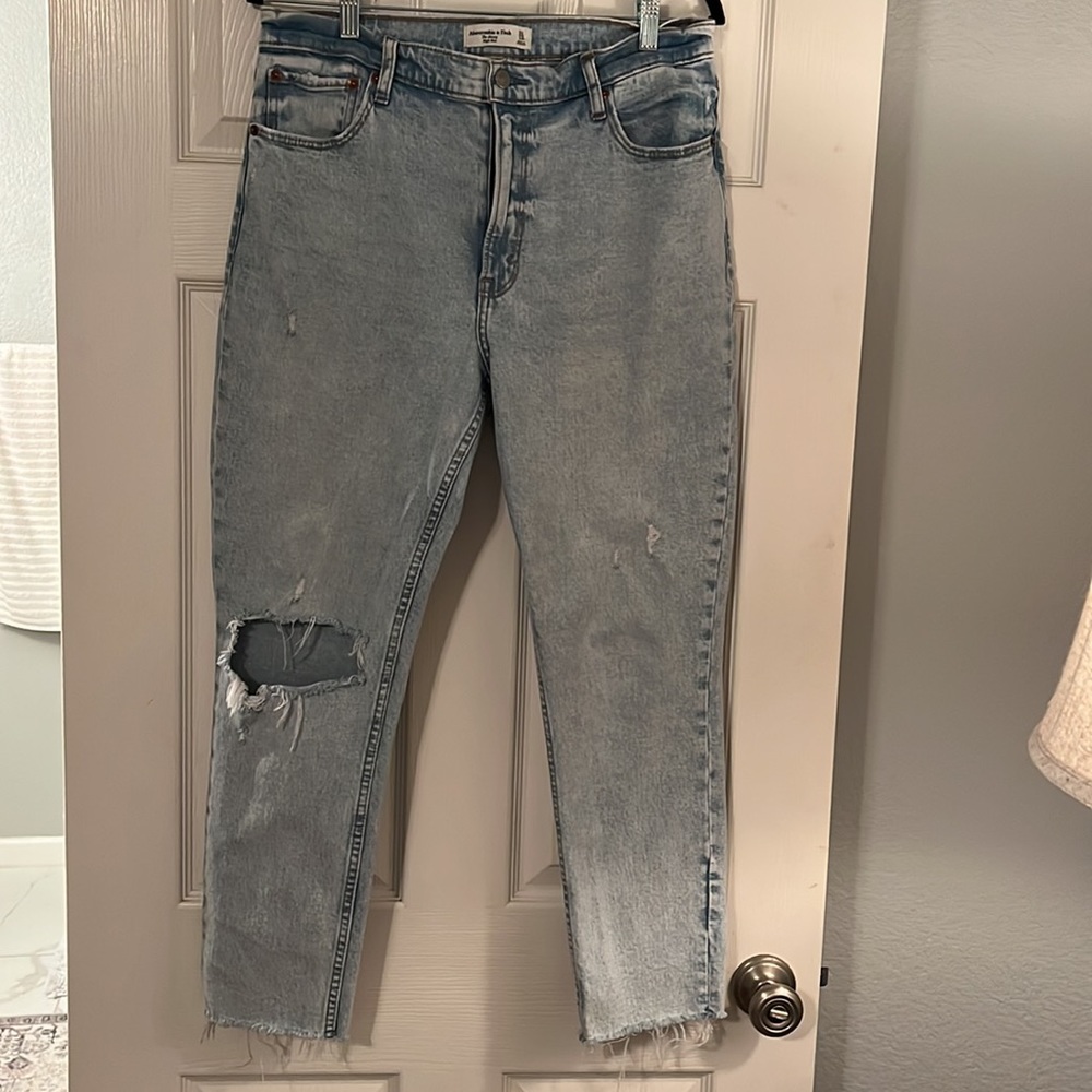 A&F Skinny High Rise Jeans - Picture 4 of 5